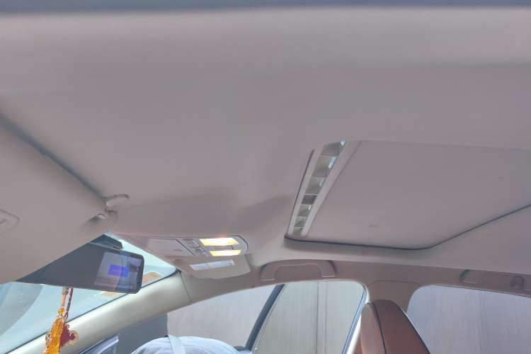 Used Bestune B70 2016 2.0L Automatic Luxury Model Headliner