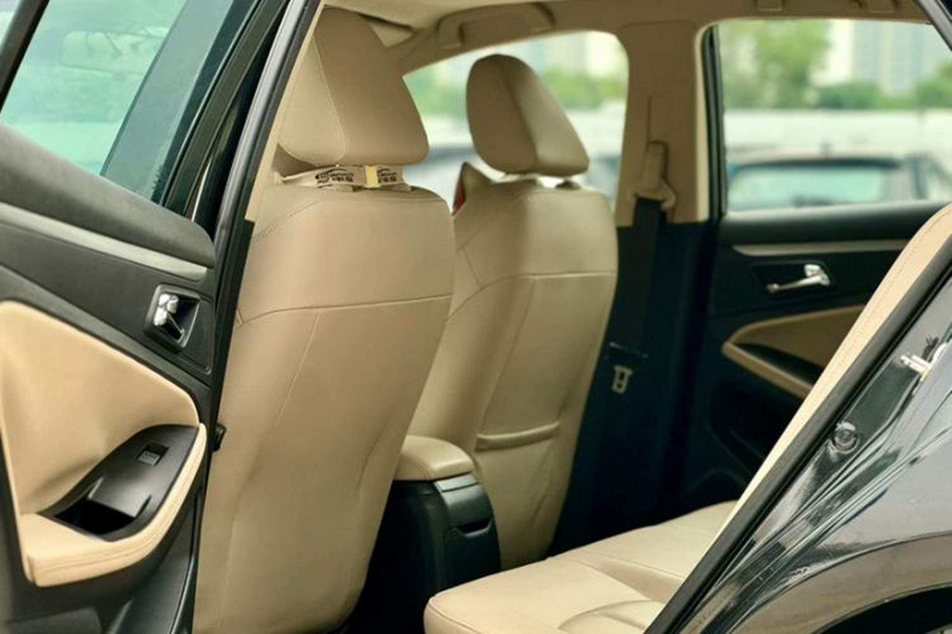 Used Bestune B70 2016 2.0L Automatic Luxury Model Interior 1