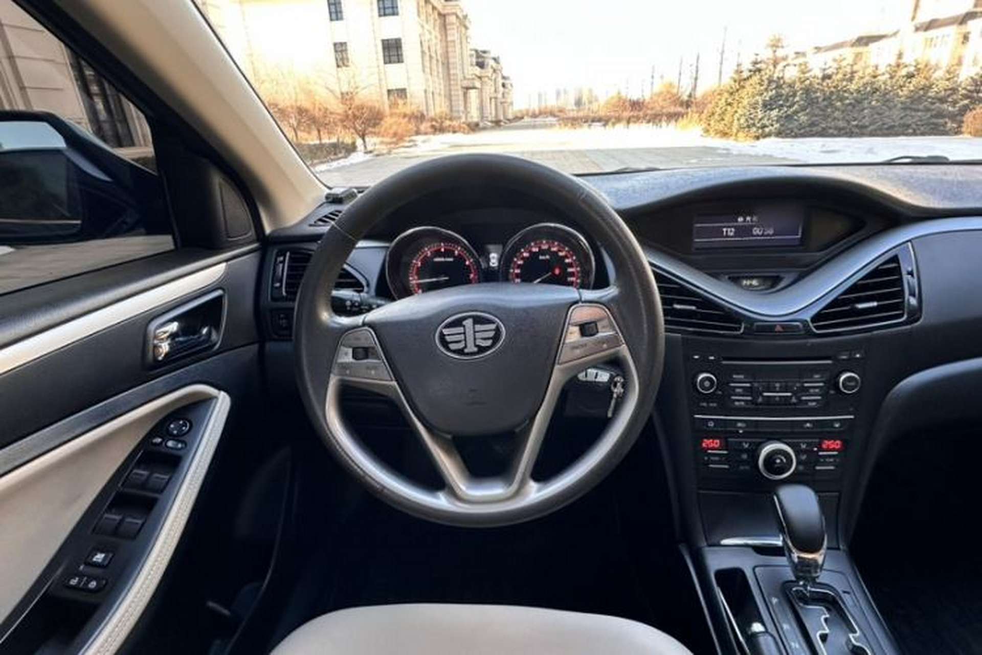 Used Bestune B70 2016 2.0L automatic Comfort trim level Interior 2