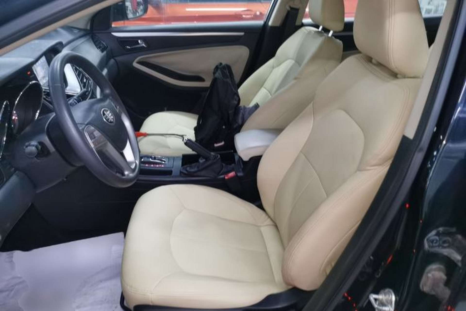 Used Bestune B70 2016 2.0L automatic Comfort trim level Left Front Seat