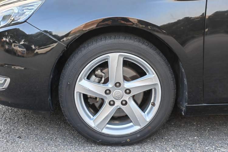 Used Bestune B70 2016 2.0L manual luxury edition Left Front Wheel Hub