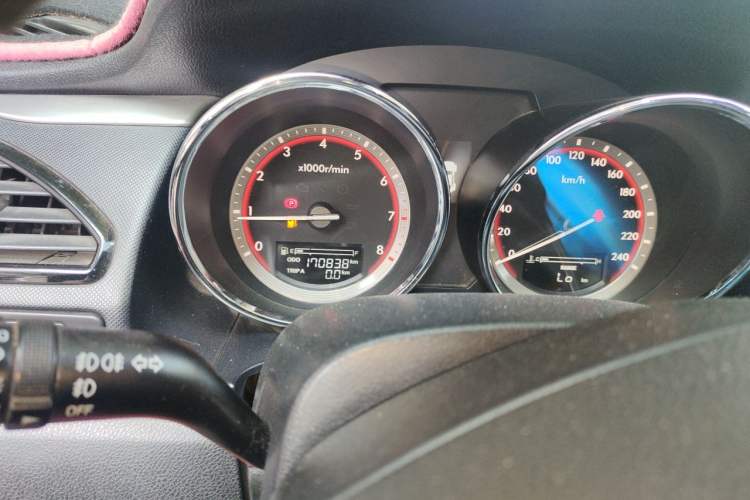Used Bestune B70 2016 2.0L manual luxury edition Odometer Close Up