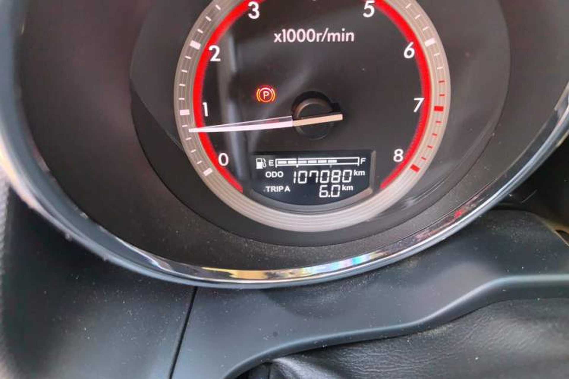 Used Bestune B70 2016 2.0L Automatic 10th Anniversary Edition Odometer Close Up