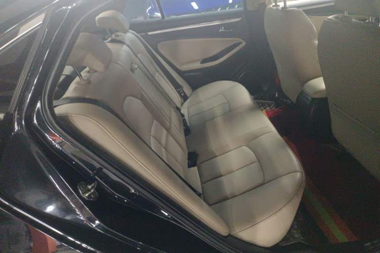 Used Bestune B70 2016 2.0L manual luxury edition Right Rear Seat