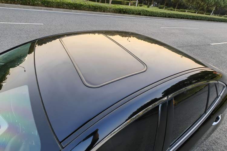 Used Bestune B70 2016 2.0L manual luxury edition Roof