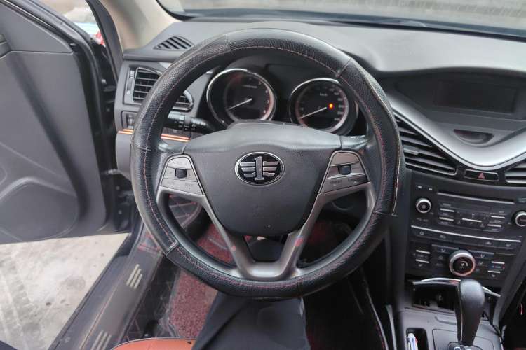 Used Bestune B70 2016 2.0L Automatic Luxury Model Steering Wheel