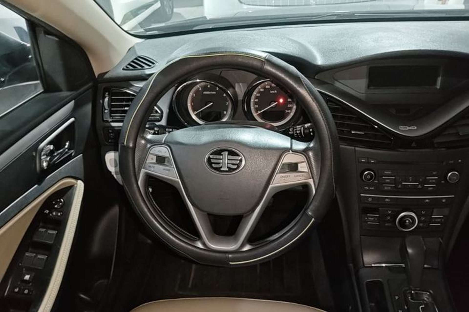 Used Bestune B70 2016 2.0L Automatic 10th Anniversary Edition Steering Wheel
