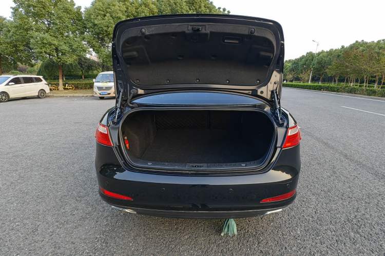Used Bestune B70 2016 2.0L manual luxury edition Trunk