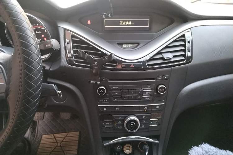 Used Bestune B70 2016 2.0L Manual 10th Anniversary Edition Audio And AC Panel