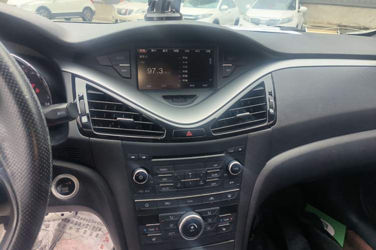 Used Bestune B70 2016 1.8T Automatic Sport Prestige Edition Audio And AC Panel