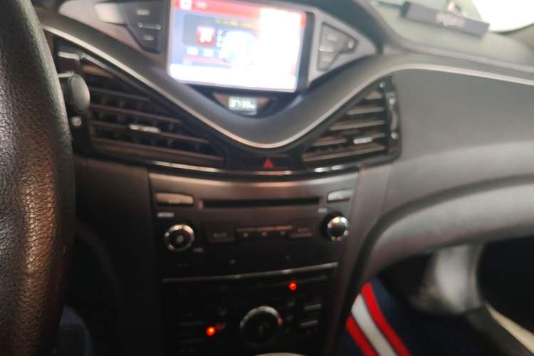 Used Bestune B70 2016 2.0L Manual 10th Anniversary Edition Audio And AC Panel