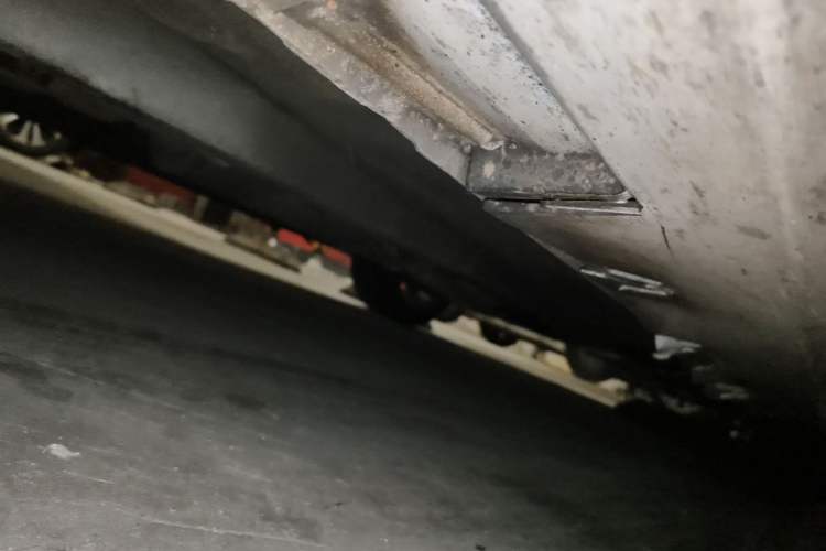 Used Bestune B70 2016 2.0L automatic Comfort trim level Chassis Front Left