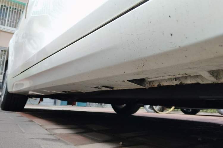 Used Bestune B70 2016 2.0L Automatic Luxury Model Chassis Front Right