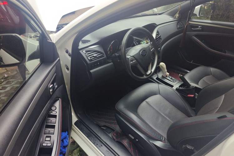 Used Bestune B70 2016 2.0L Automatic Luxury Model Driver Seat