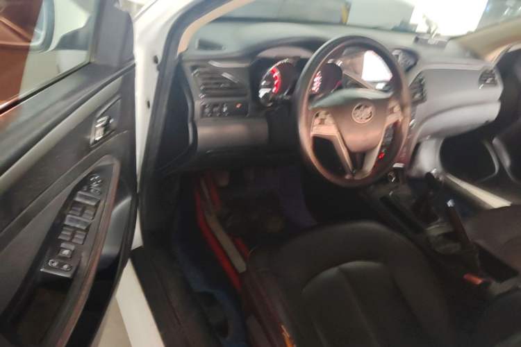 Used Bestune B70 2016 2.0L Manual 10th Anniversary Edition Driver Seat