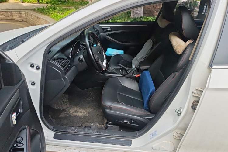 Used Bestune B70 2016 2.0L Automatic Premium Edition Driver Seat