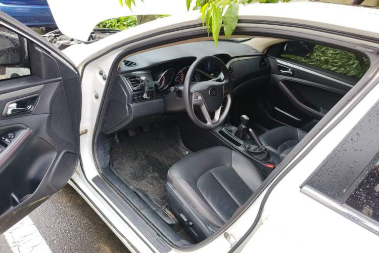Used Bestune B70 2016 2.0L manual luxury edition Driver Seat