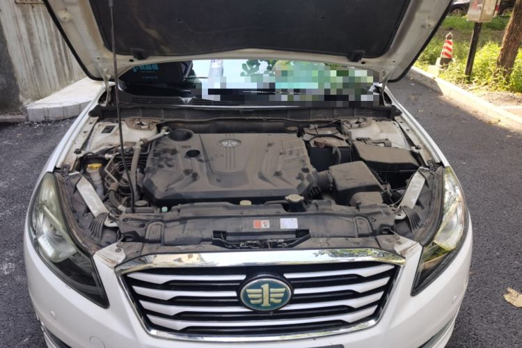 Used Bestune B70 2016 2.0L automatic Comfort trim level Engine Bay