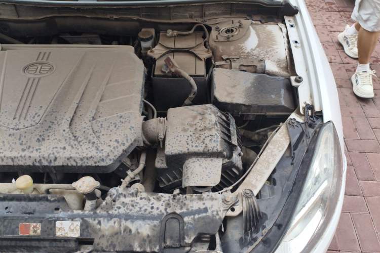 Used Bestune B70 2016 2.0L Automatic Luxury Model Engine Bay Left