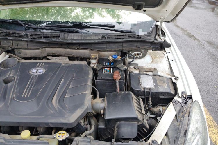 Used Bestune B70 2016 2.0L manual luxury edition Engine Bay Left