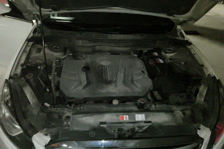 Used Bestune B70 2016 2.0L automatic Comfort trim level Engine Bay