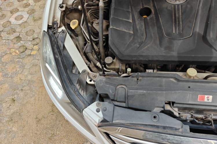 Used Bestune B70 2016 2.0L Automatic Luxury Model Engine Bay Right