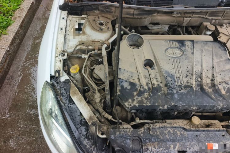 Used Bestune B70 2016 2.0L automatic Comfort trim level Engine Bay Right