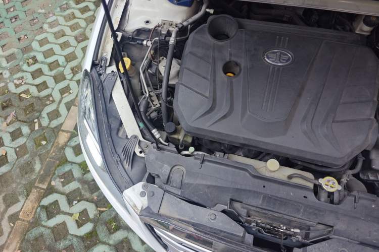 Used Bestune B70 2016 2.0L Automatic Luxury Model Engine Bay Right