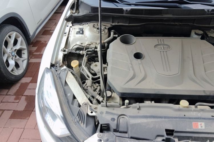 Used Bestune B70 2016 2.0L Automatic Luxury Model Engine Bay Right