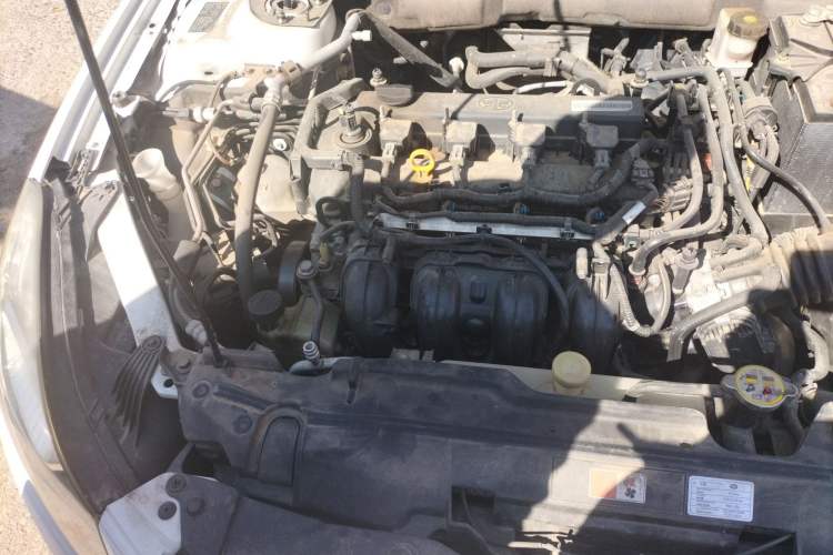 Used Bestune B70 2016 2.0L automatic Comfort trim level Engine Bay Right