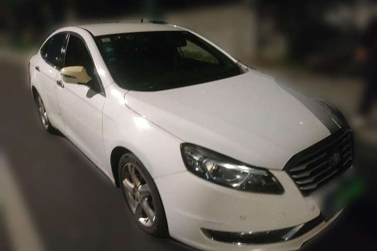 Used Bestune B70 2016 2.0L automatic Comfort trim level Front Right 45 Deg