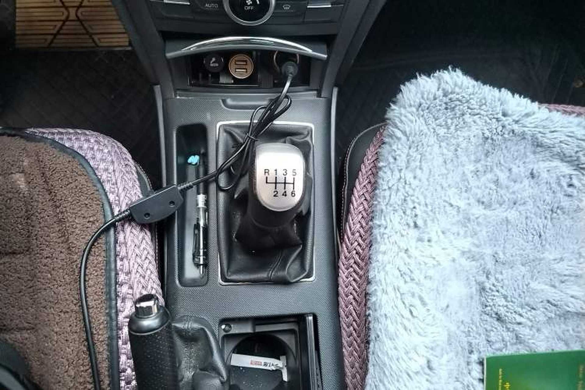 Used Bestune B70 2016 2.0L Manual 10th Anniversary Edition Gear Lever