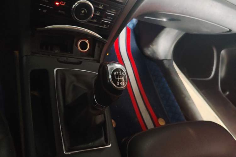 Used Bestune B70 2016 2.0L Manual 10th Anniversary Edition Gear Lever