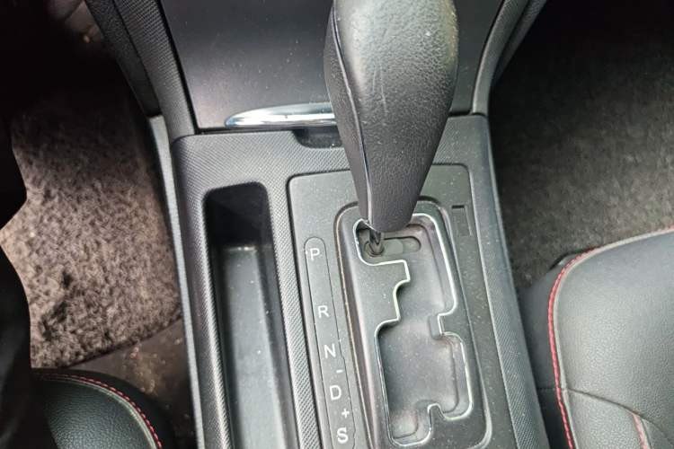 Used Bestune B70 2016 2.0L Automatic Premium Edition Gear Lever