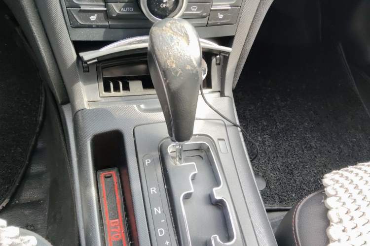 Used Bestune B70 2016 2.0L Automatic Luxury Model Gear Lever