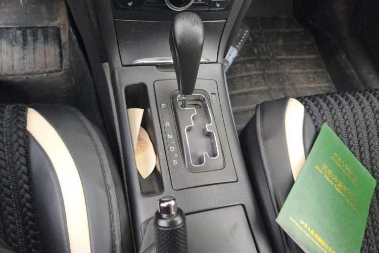 Used Bestune B70 2016 2.0L Automatic Luxury Model Gear Lever