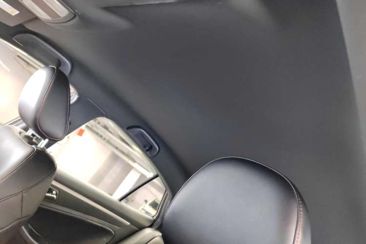 Used Bestune B70 2016 2.0L automatic Comfort trim level Headliner
