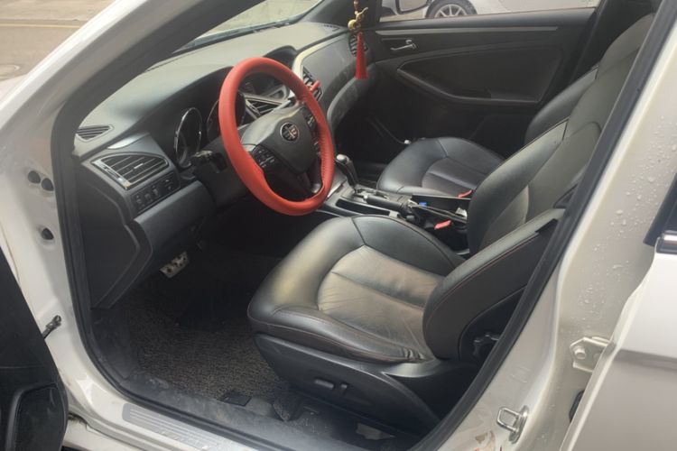 Used Bestune B70 2016 1.8T Automatic Sport Luxury Model Interior 5