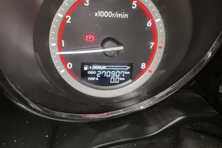 Used Bestune B70 2016 2.0L automatic Comfort trim level Odometer Close Up