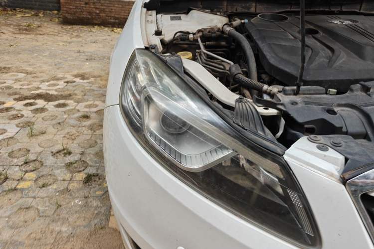 Used Bestune B70 2016 2.0L Automatic Luxury Model Right Front Headlight