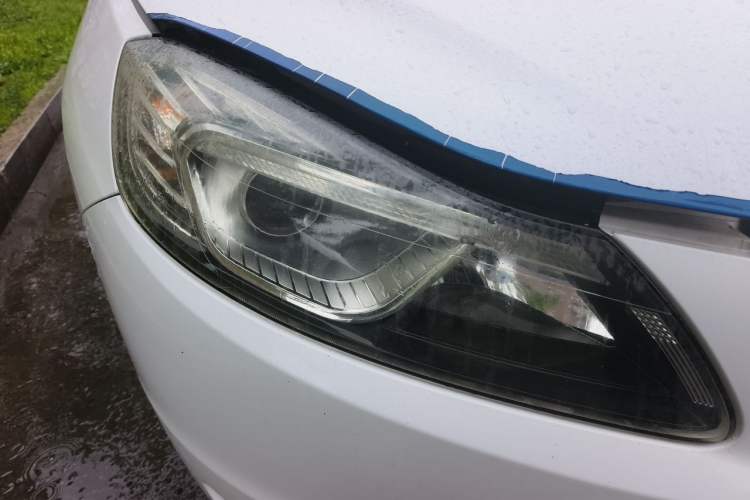 Used Bestune B70 2016 2.0L automatic Comfort trim level Right Front Headlight