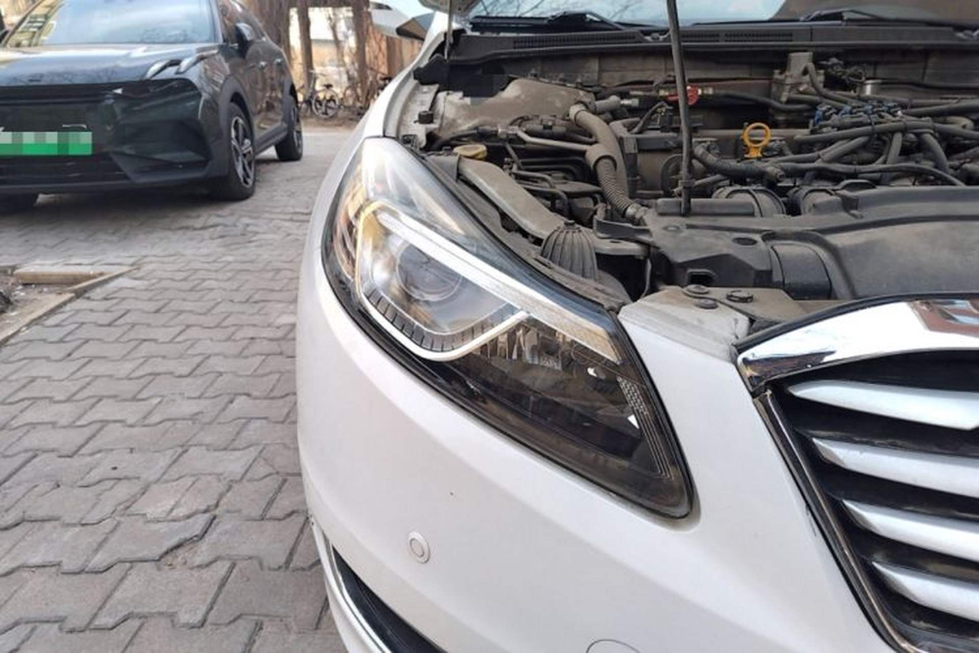 Used Bestune B70 2016 2.0L Manual 10th Anniversary Edition Right Front Headlight