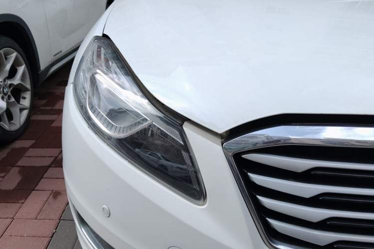 Used Bestune B70 2016 2.0L Automatic Luxury Model Right Front Headlight