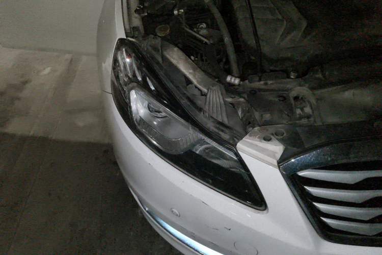 Used Bestune B70 2016 2.0L automatic Comfort trim level Right Front Headlight