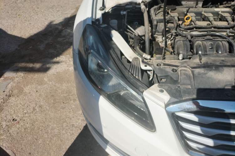 Used Bestune B70 2016 2.0L automatic Comfort trim level Right Front Headlight