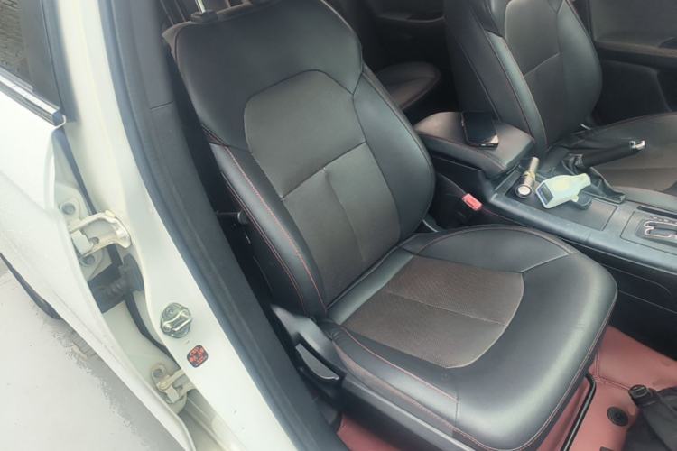 Used Bestune B70 2016 1.8T Automatic Sport Prestige Edition Right Front Seat