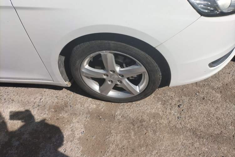 Used Bestune B70 2016 2.0L automatic Comfort trim level Right Front Wheel Hub