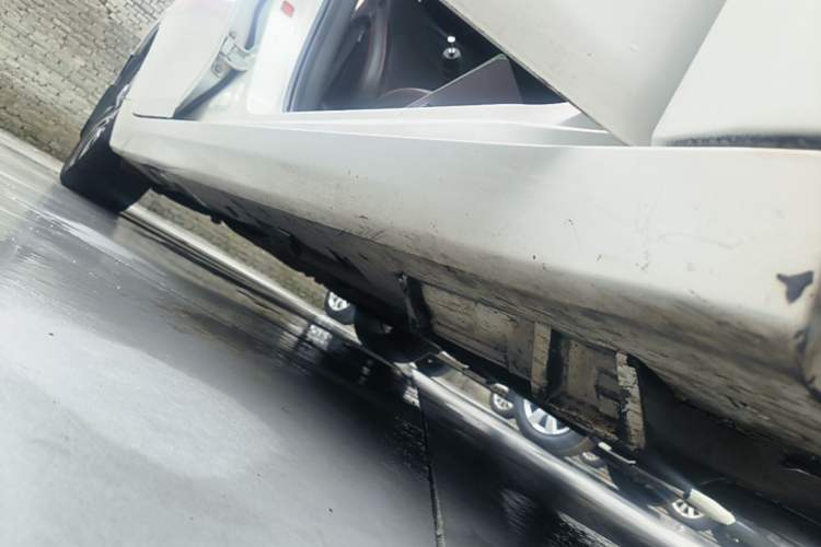 Used Bestune B70 2016 1.8T Automatic Sport Prestige Edition Right Side Sill