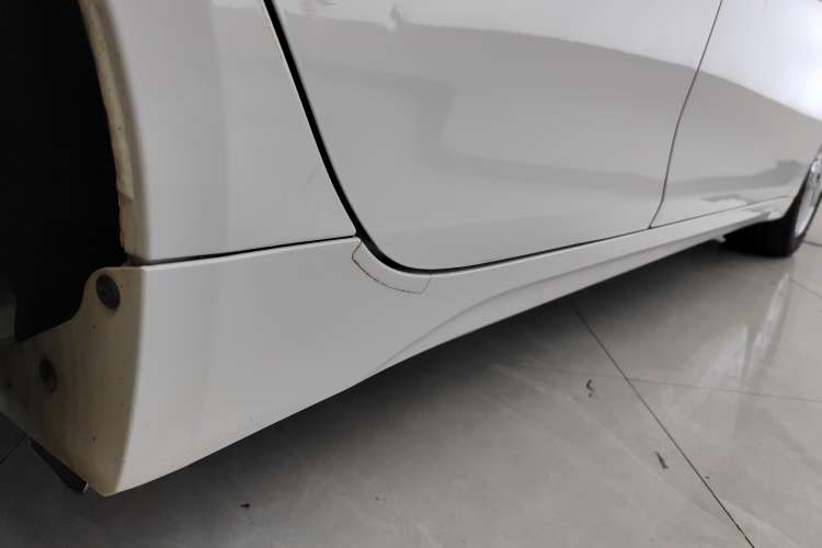 Used Bestune B70 2016 2.0L automatic Comfort trim level Right Side Sill