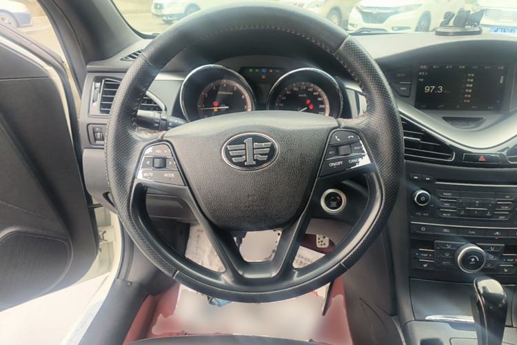 Used Bestune B70 2016 1.8T Automatic Sport Prestige Edition Steering Wheel